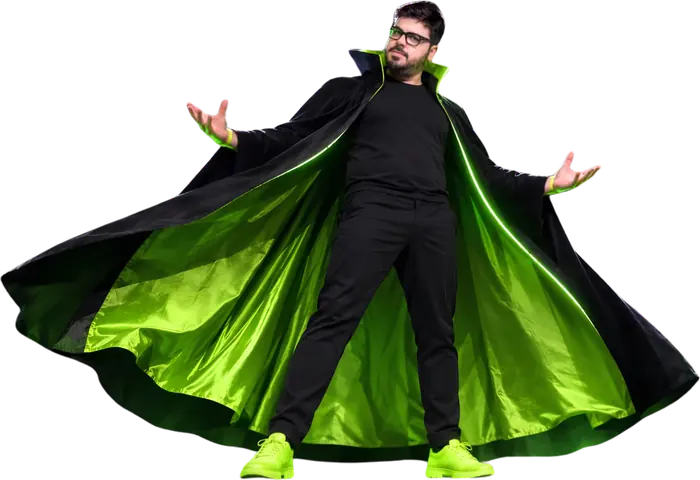 Bruno UAU de capa preta e verde, como um vilão de desenho
